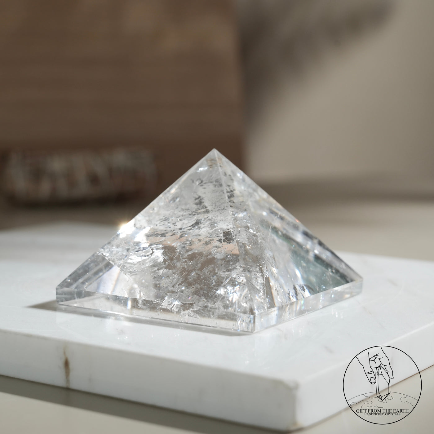 白水晶金字塔