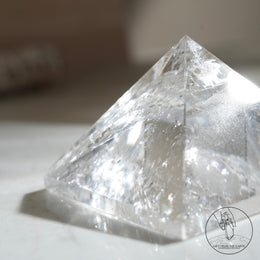 白水晶金字塔