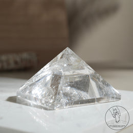 白水晶金字塔
