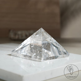 白水晶金字塔