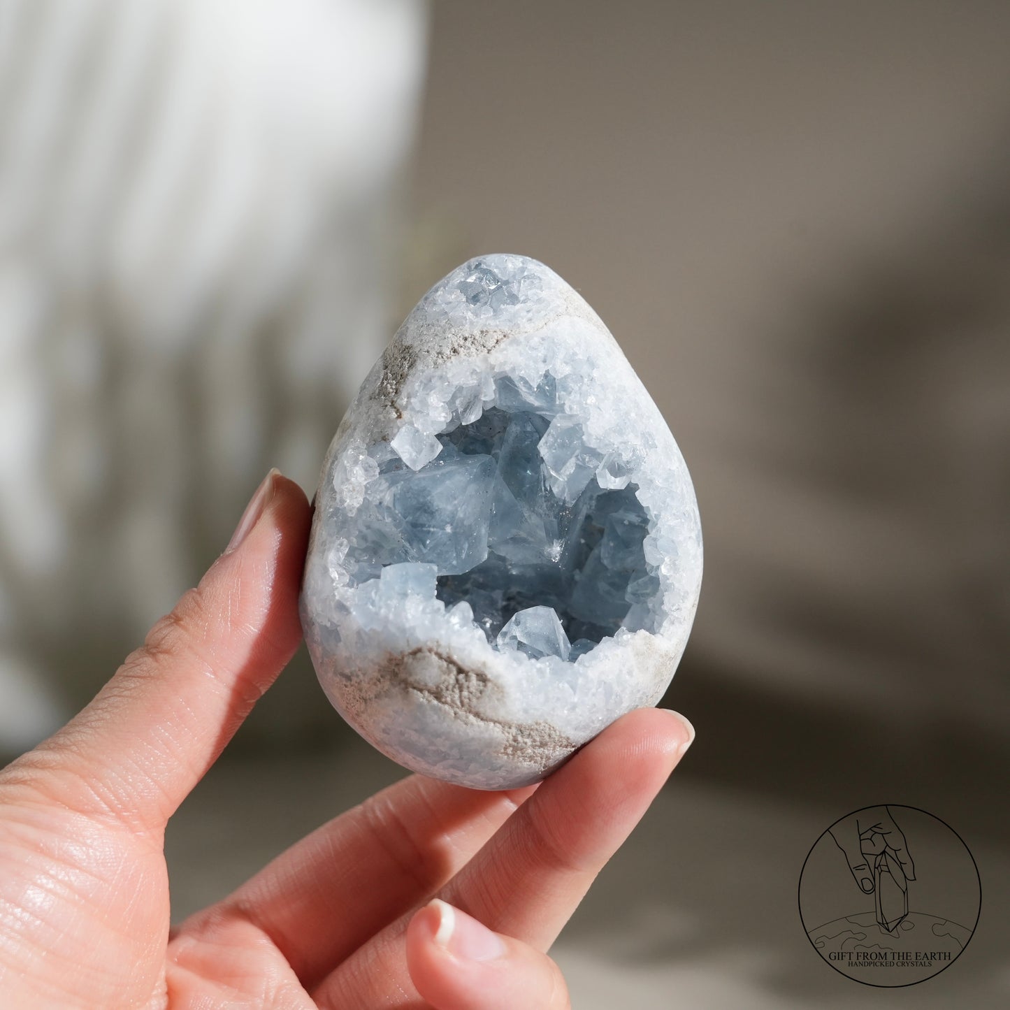 Egg-shaped celestite