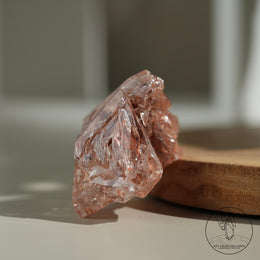 紅泥骸骨水晶
