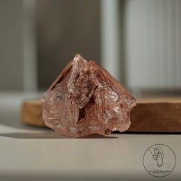 紅泥骸骨水晶