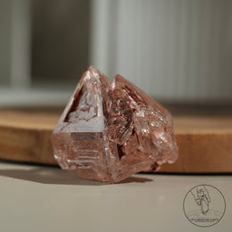 紅泥骸骨水晶
