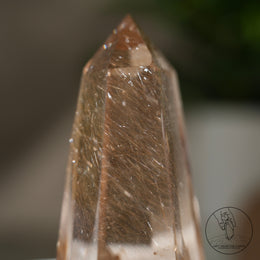 半打磨金髮晶柱