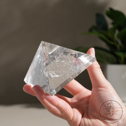白水晶金字塔