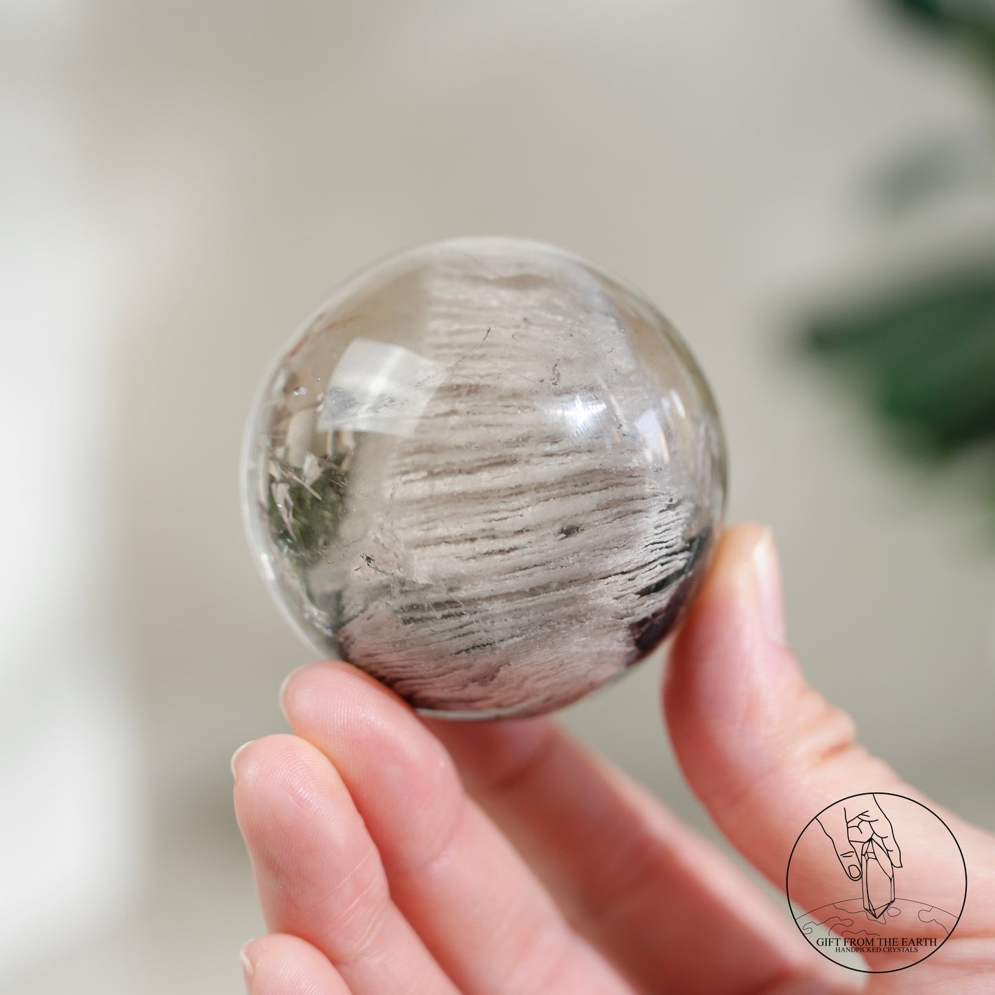 Red-green phantom sphere