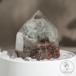 半打磨千層綠幽靈水晶柱