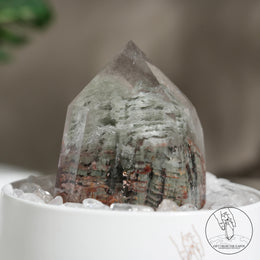 半打磨千層綠幽靈水晶柱