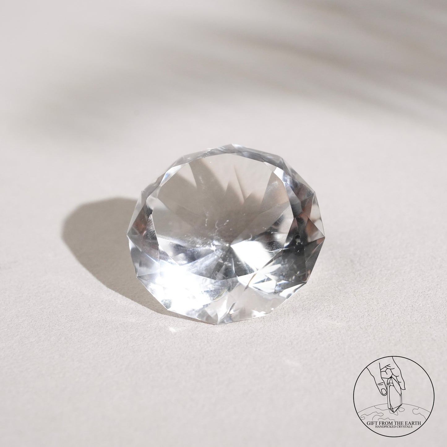 Diamond-cut clear quartz