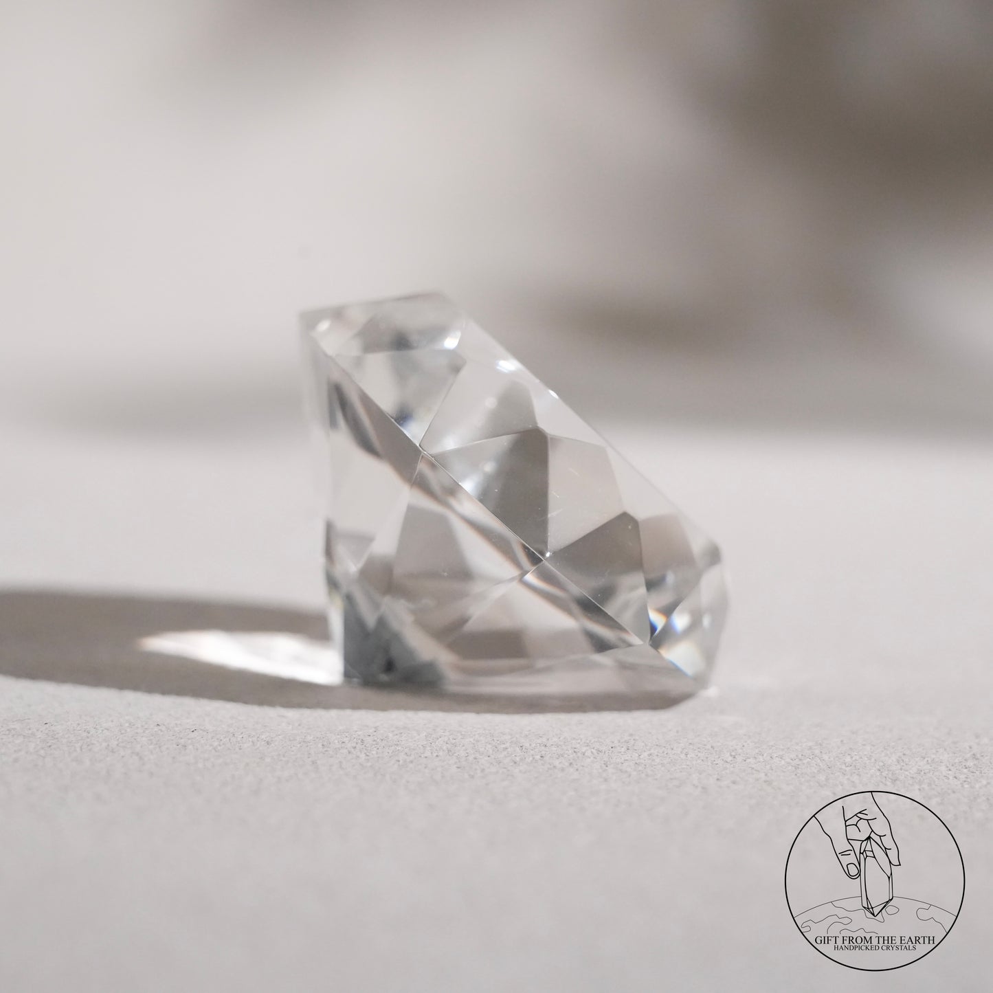 Diamond-cut clear quartz