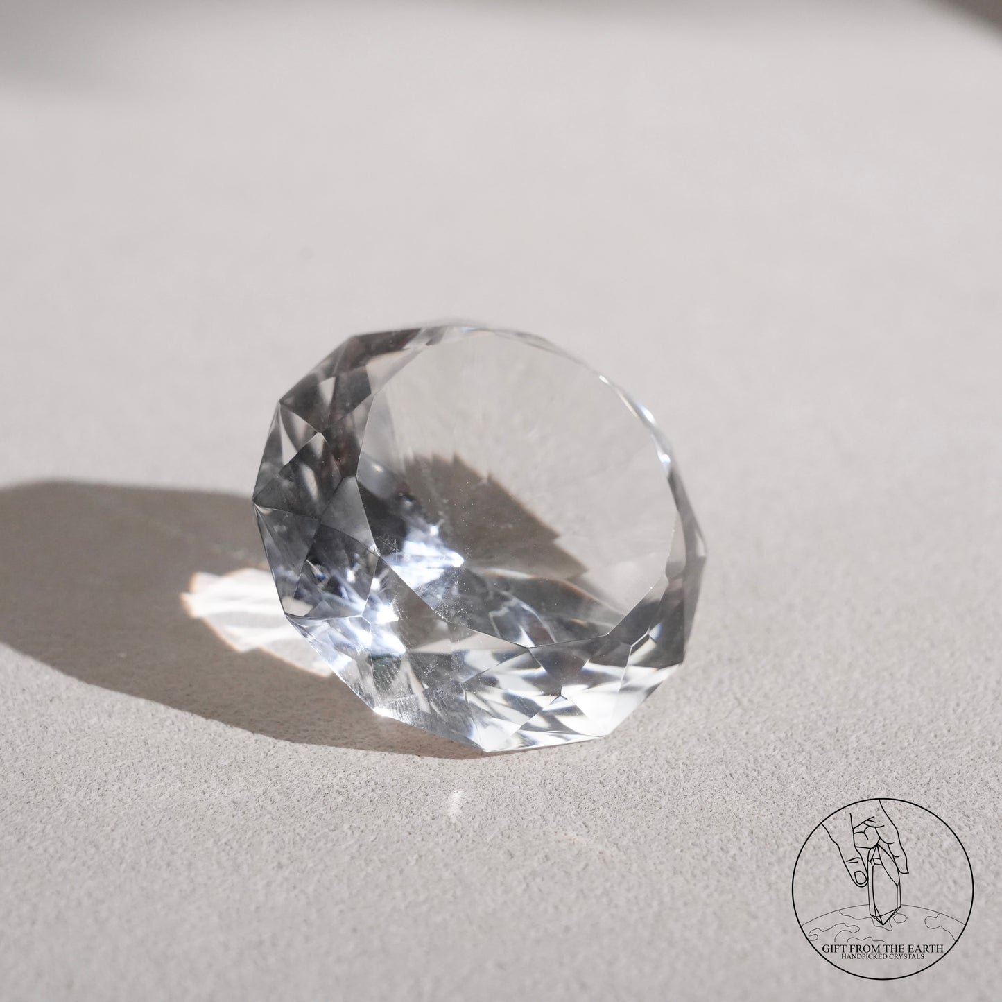 Diamond-cut clear quartz