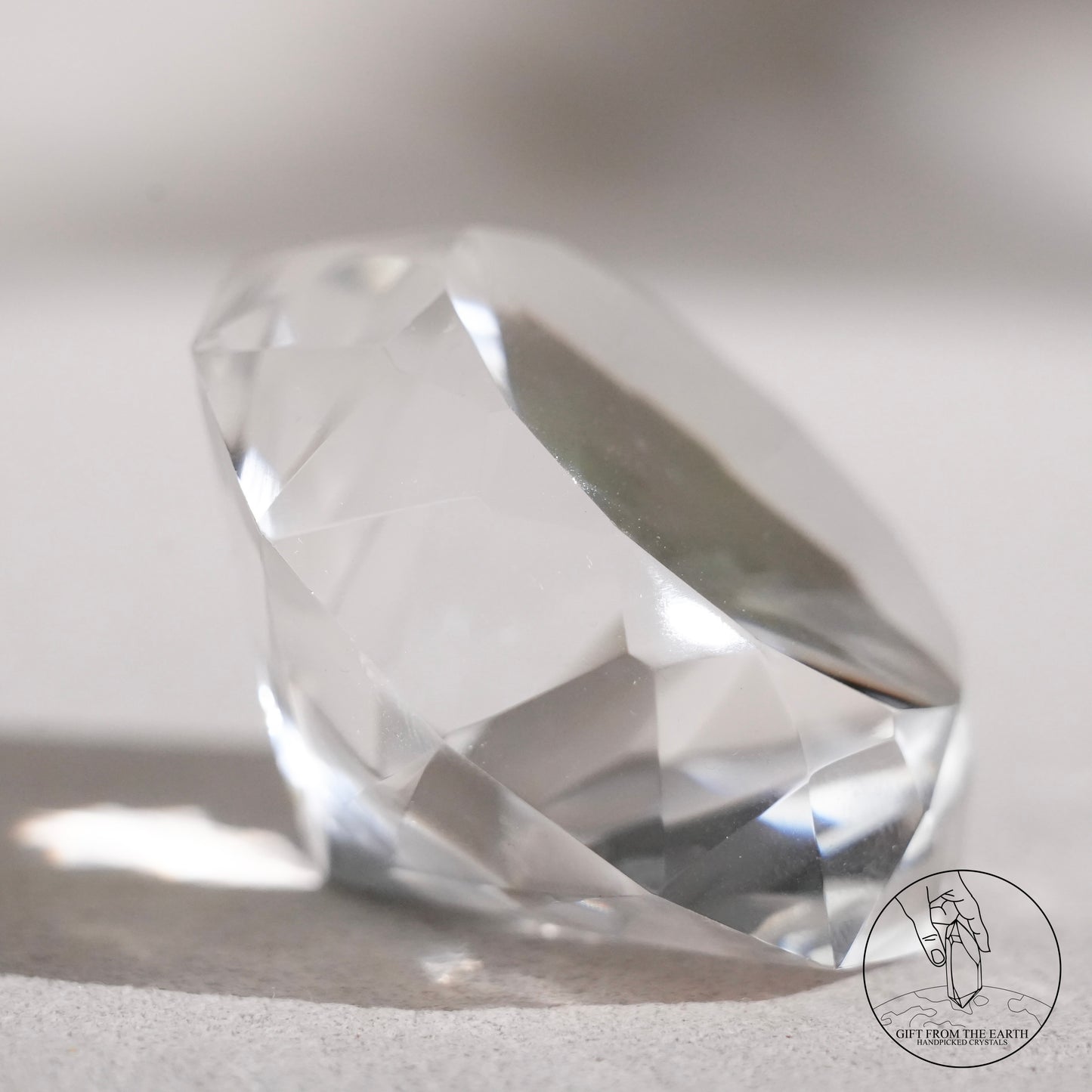 Diamond-cut clear quartz