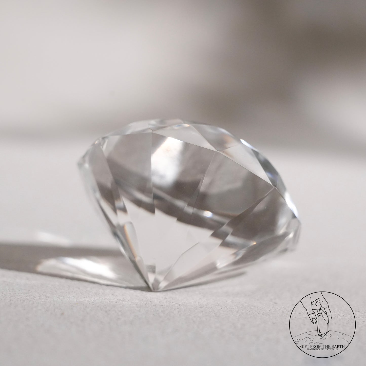 Diamond-cut clear quartz