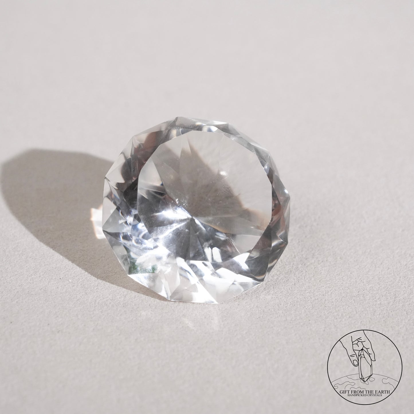 Diamond-cut clear quartz