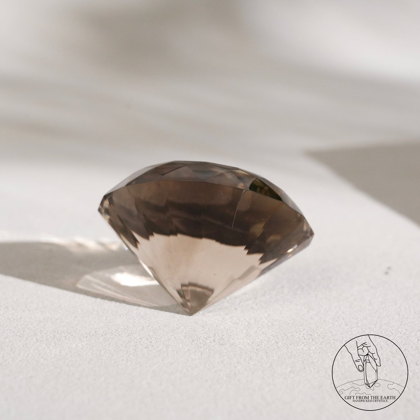 Diamond-cut clear quartz