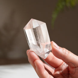 雙尖紅針晶中晶白水晶