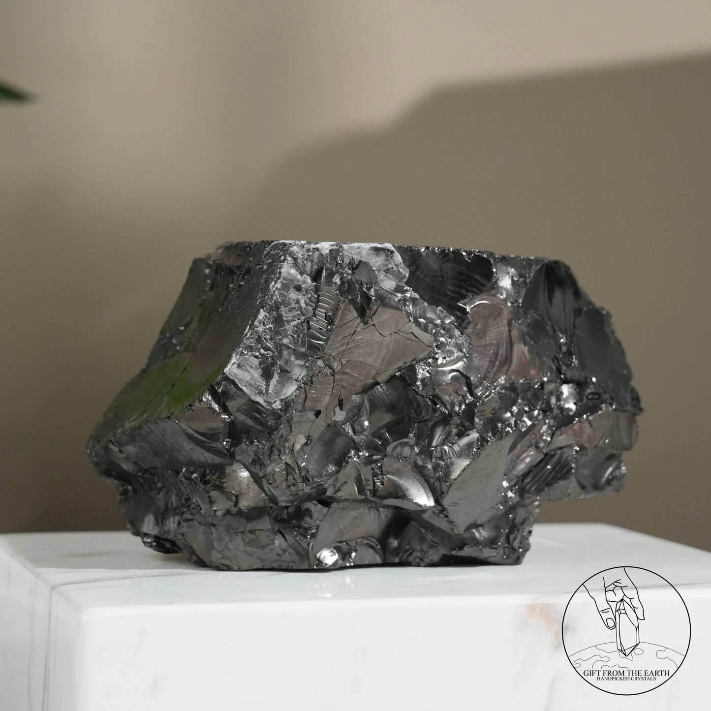 Colombian carbon-included quartz 