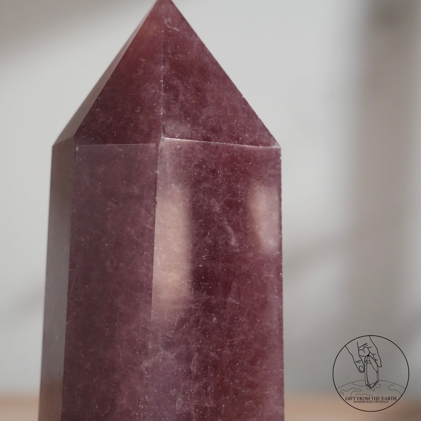 Stberry quartz point