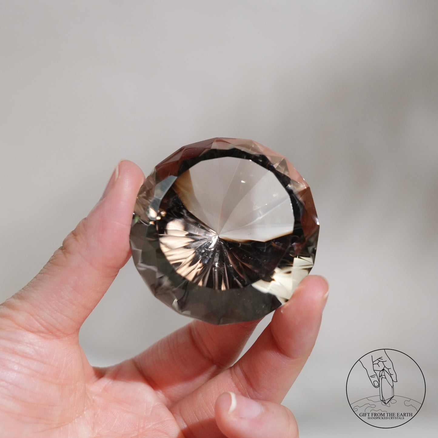 Diamond-cut clear quartz