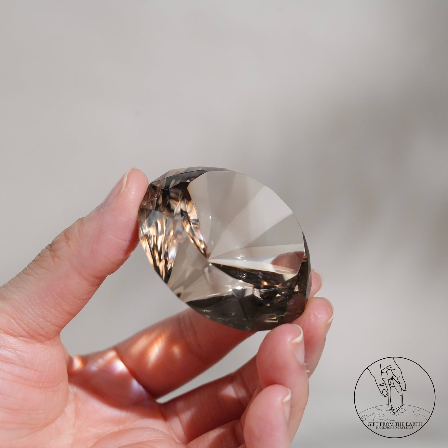 Diamond-cut clear quartz