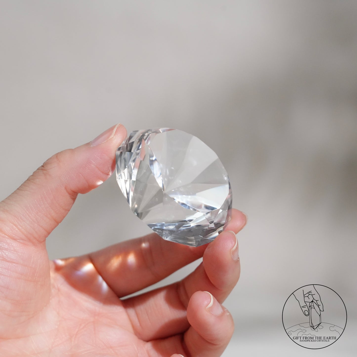 Diamond-cut clear quartz