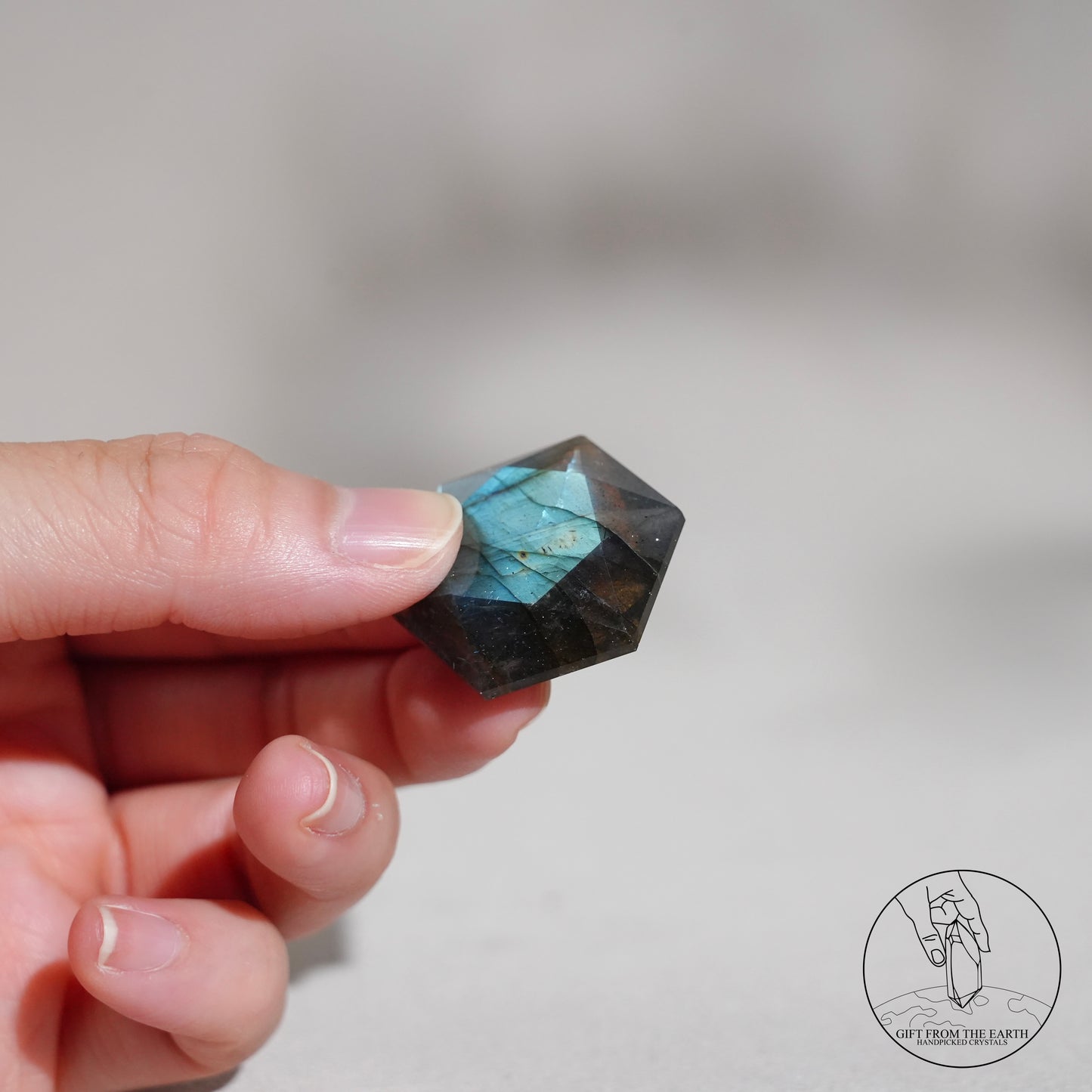 藍綠光拉長石大衛星