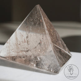 金髮晶隨形