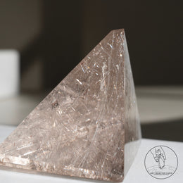 金髮晶隨形
