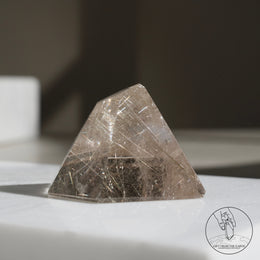 金髮晶隨形