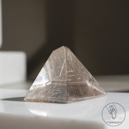 金髮晶隨形