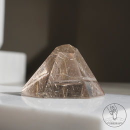 金髮晶隨形