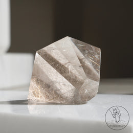 金髮晶隨形
