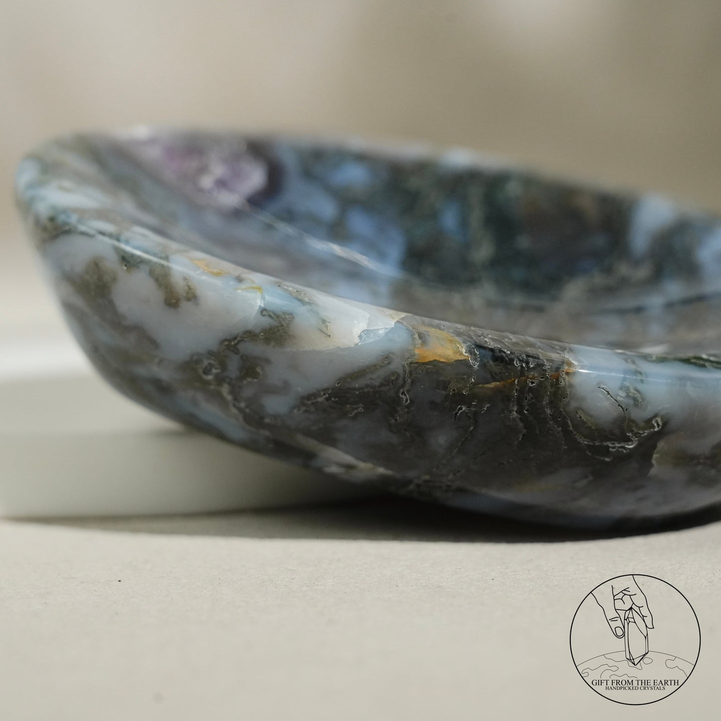 Double-terminated moss agate