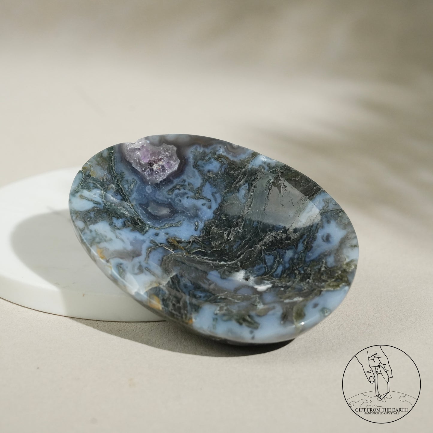 Double-terminated moss agate