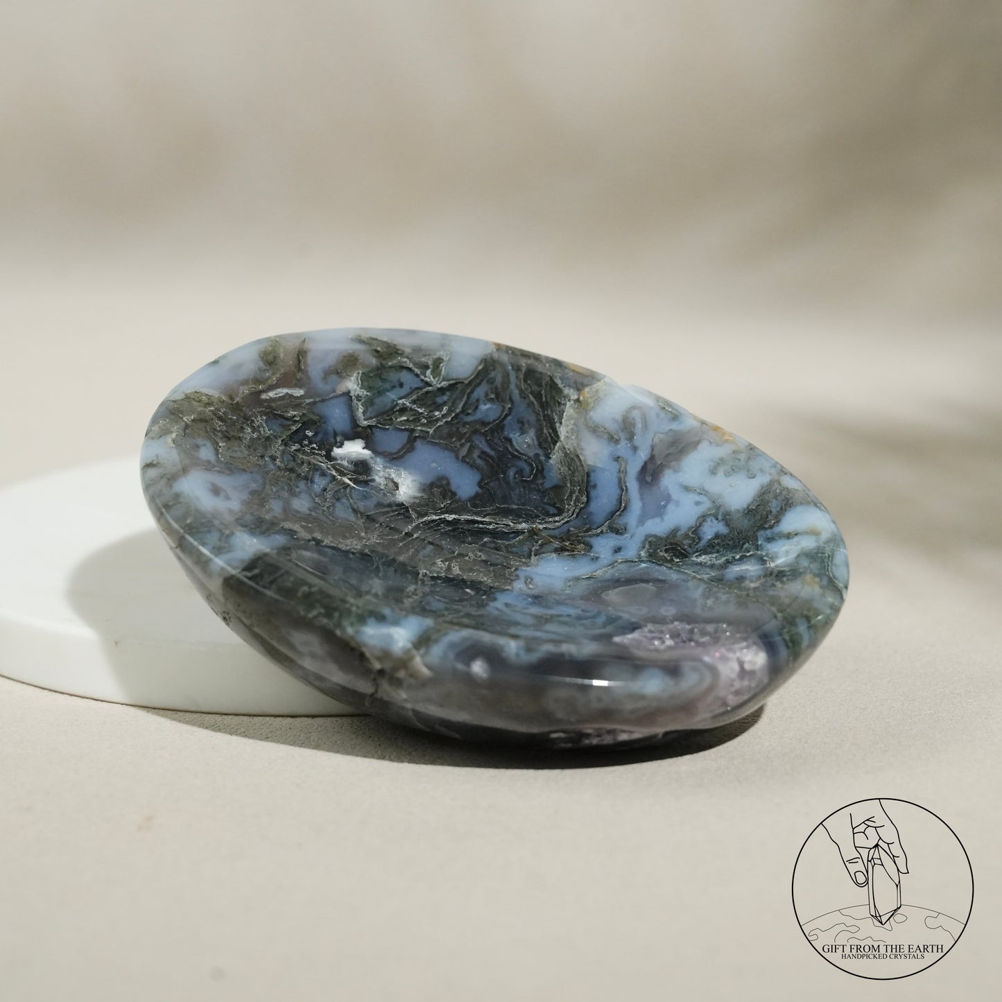 Double-terminated moss agate