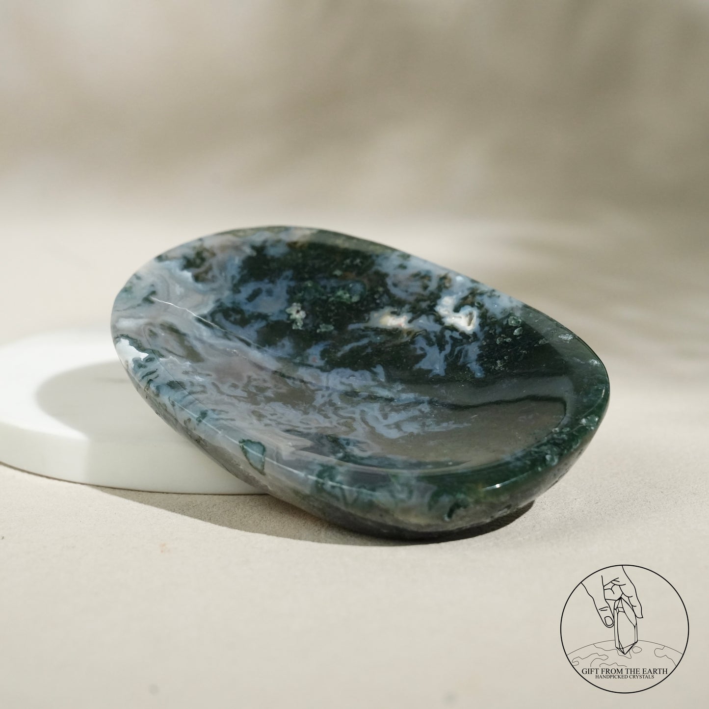 Double-terminated moss agate