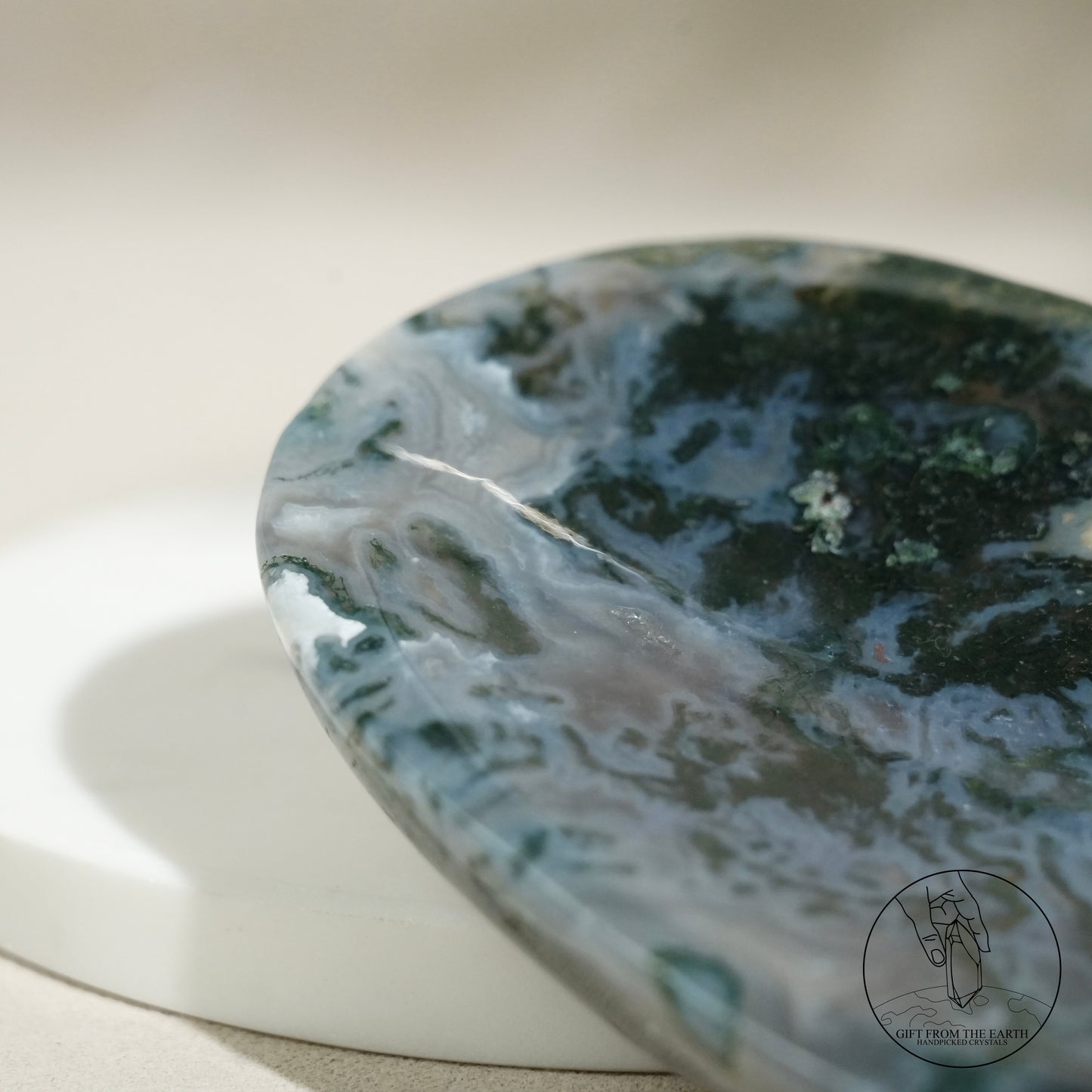 Double-terminated moss agate