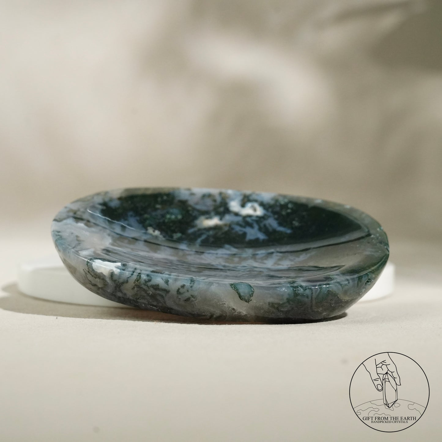 Double-terminated moss agate