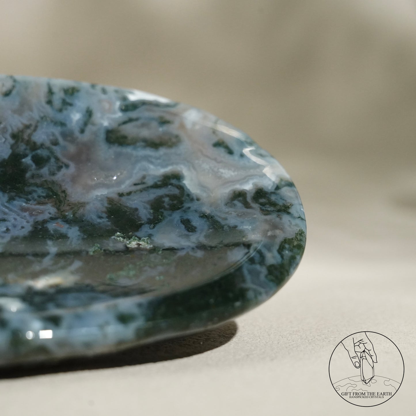 Double-terminated moss agate