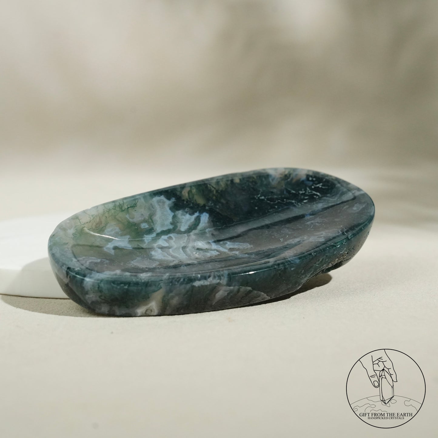 Double-terminated moss agate