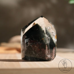 金字塔紅綠幽靈水晶柱