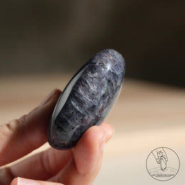堇青石草莓晶共生