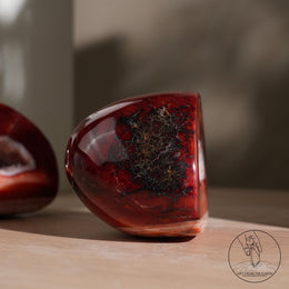 紅瑪瑙對洞