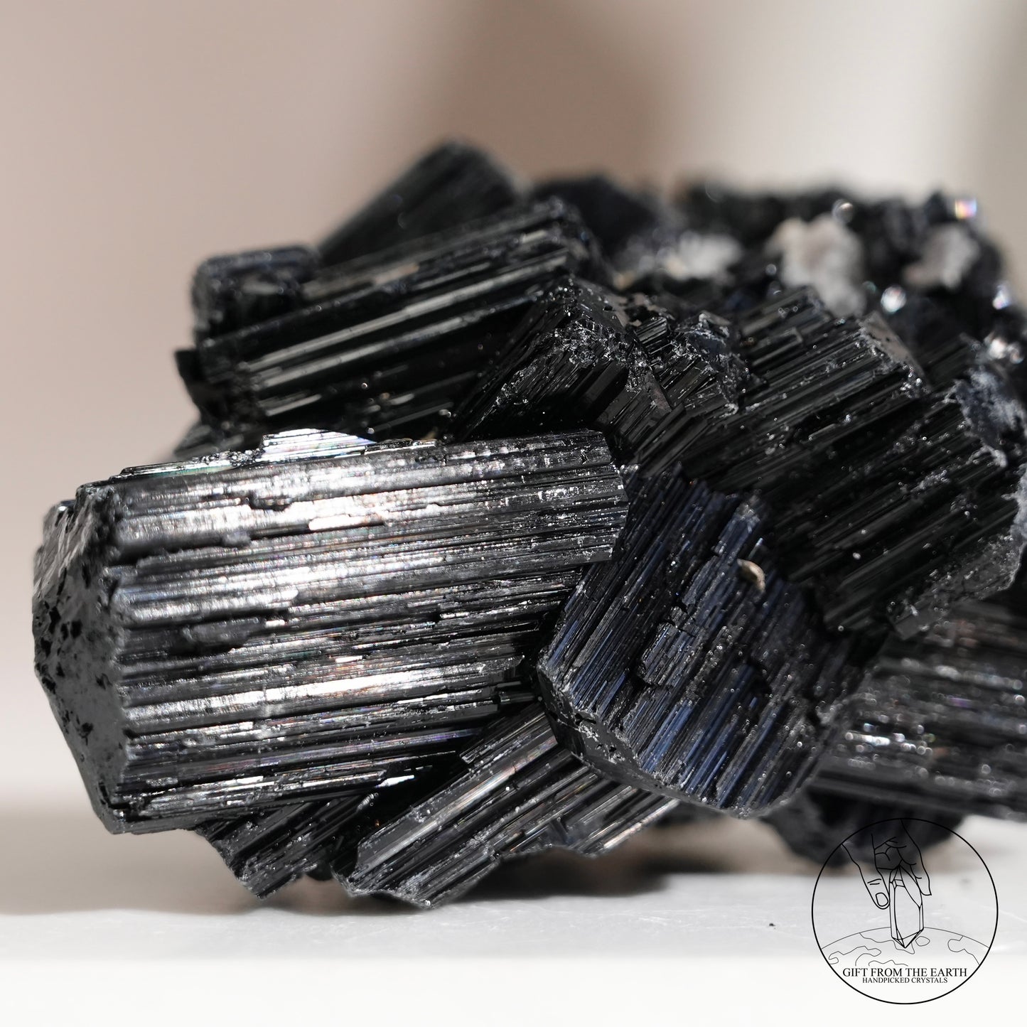 莫桑比克亮面黑碧璽原石白水晶共生