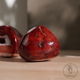 紅瑪瑙對洞