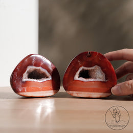 紅瑪瑙對洞