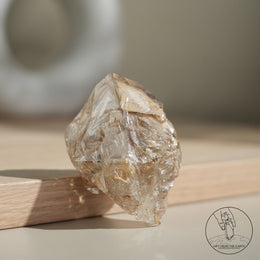 黃泥骸骨水晶