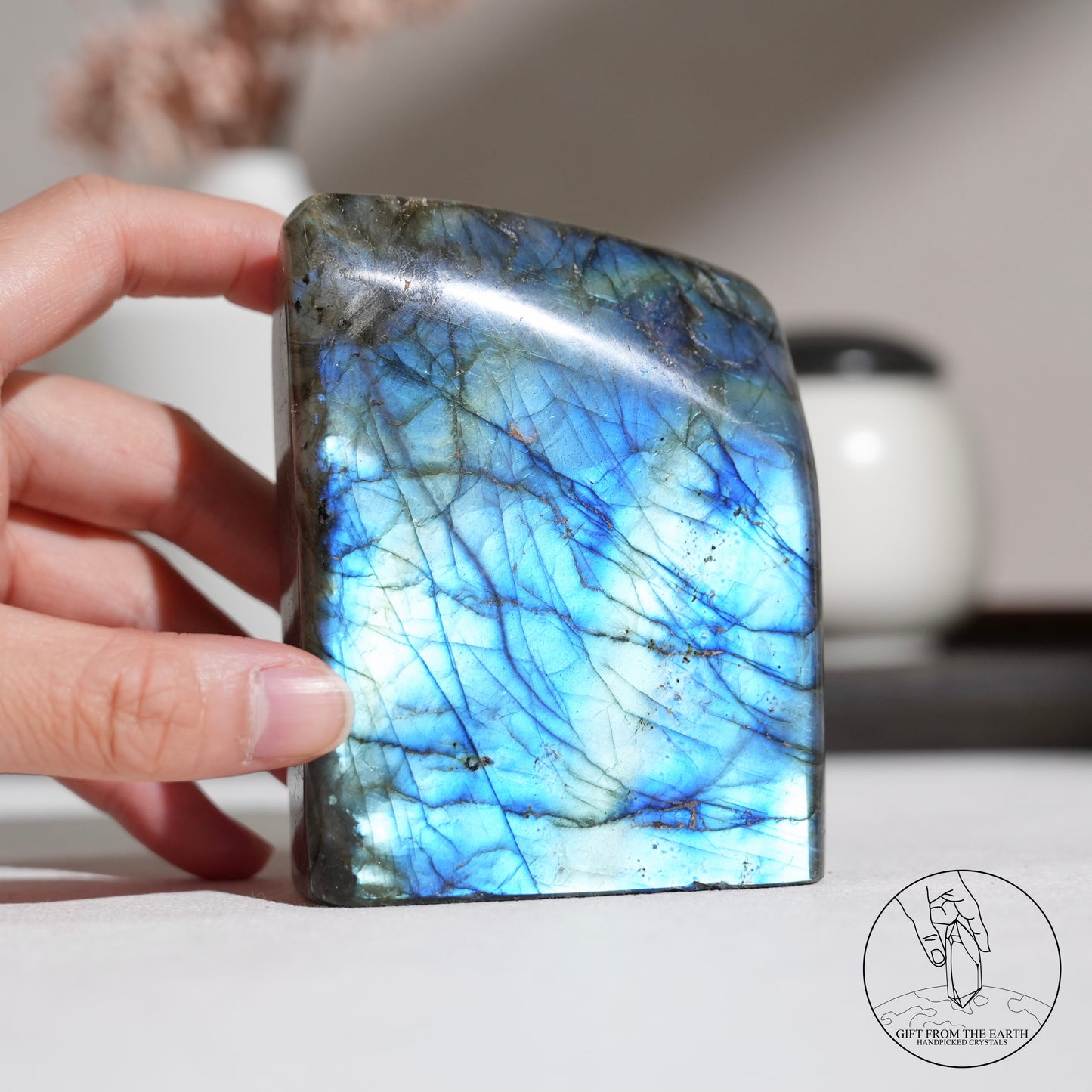 Blue flash labradorite