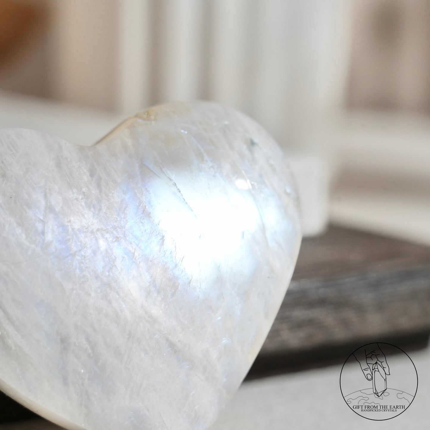 坦桑尼亞白月光石心